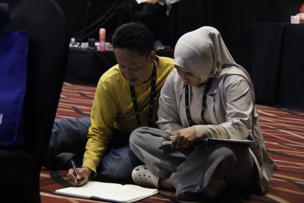 Lunas bersama pasangan